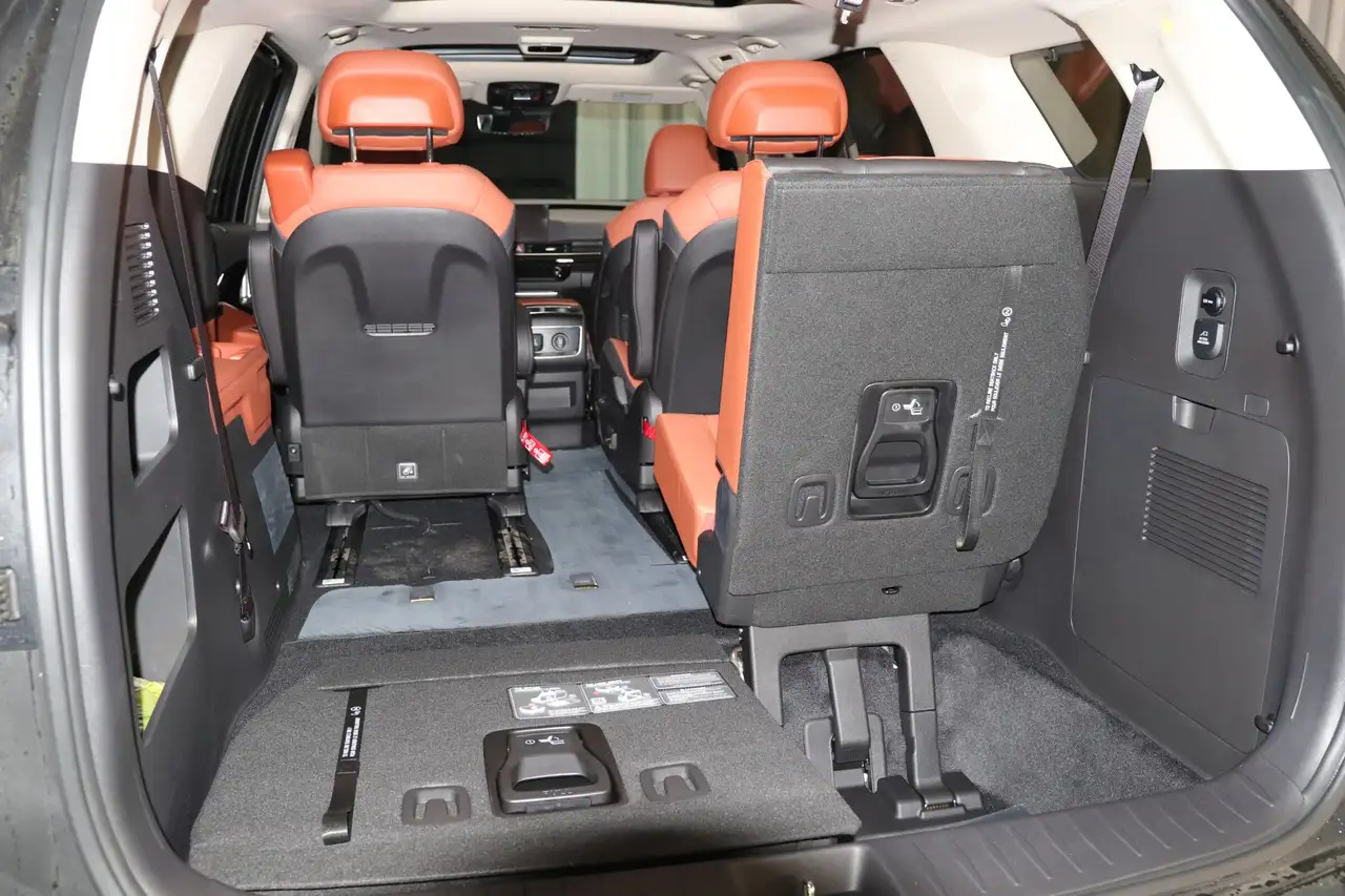 Kia Carnival photo Kia Carnival