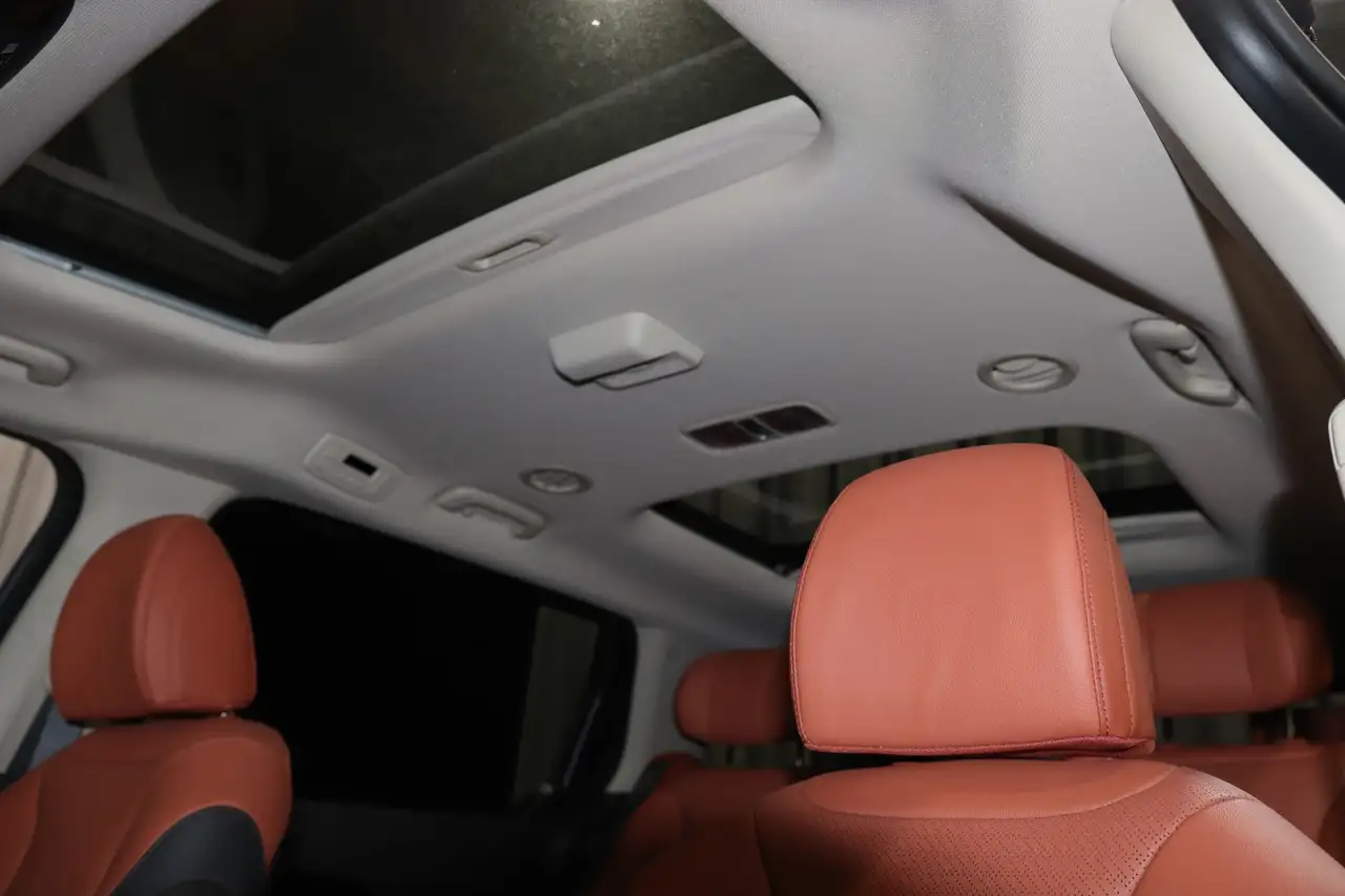Kia Carnival photo Kia Carnival