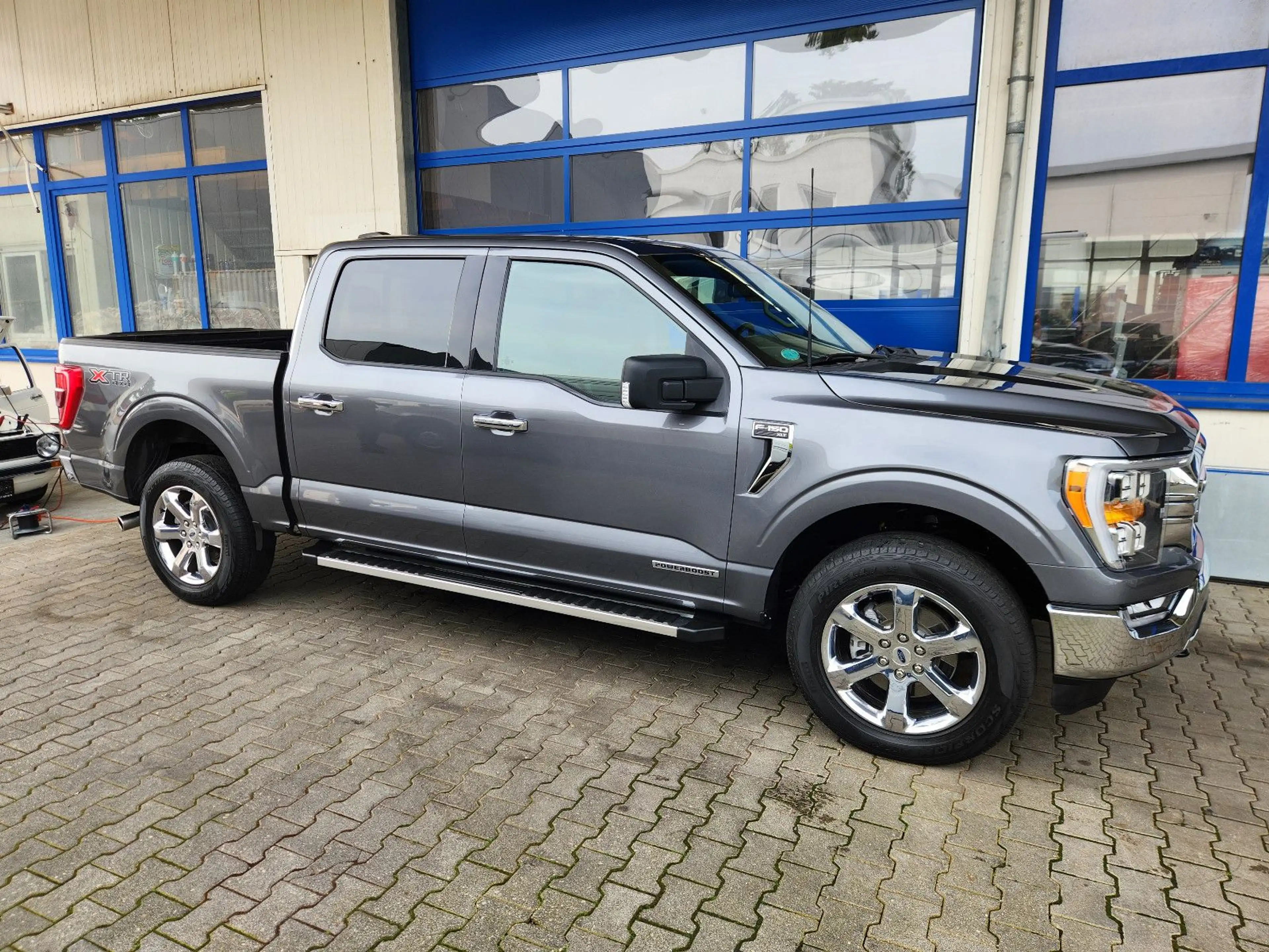 Ford F 150 3.5 XLT Powerboost XTR 4X4 — photo 2