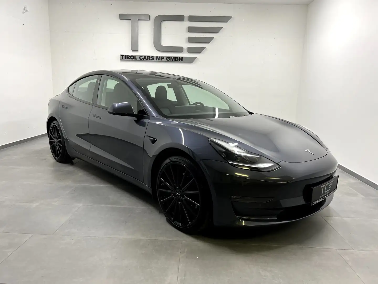 Tesla Model 3 Performance AWD, Pano, 20", Autopilot,.. Grau - 2