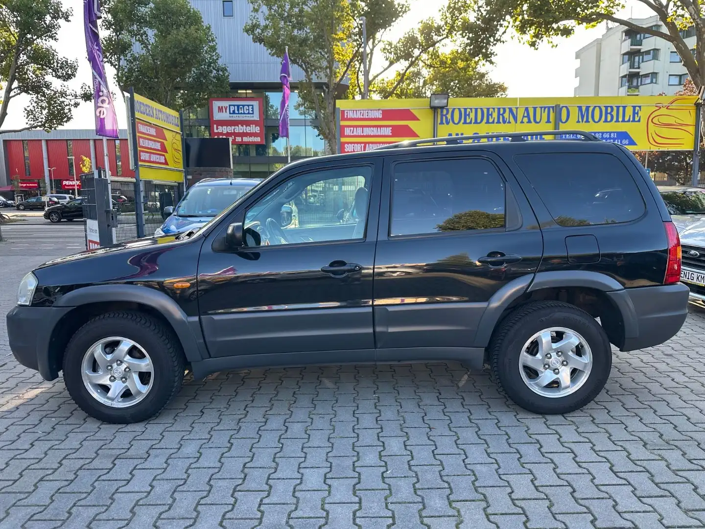 Mazda Tribute 2.0 Comfort 4x4 Schwarz - 2