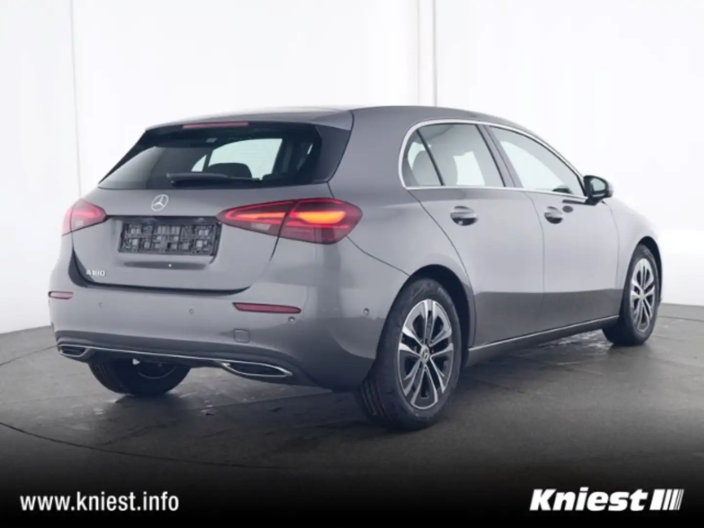 Mercedes-Benz A 180 Progressive Line Advanced / Winter-Paket Grau - 2
