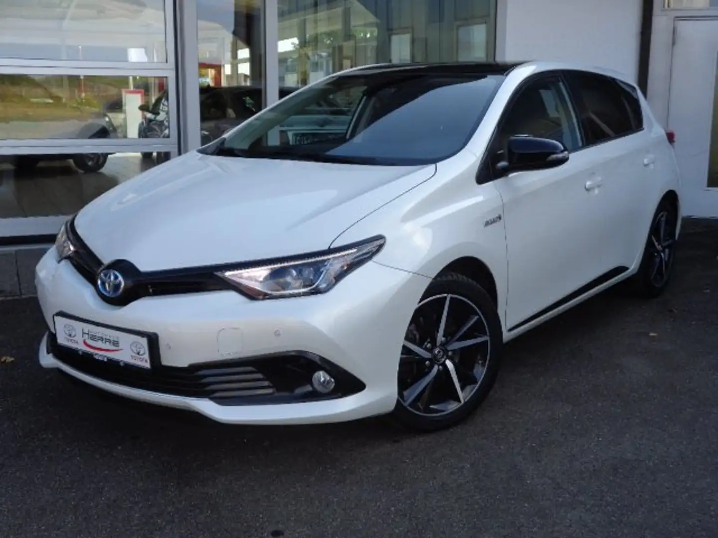 Toyota Auris Hybrid Style Selection Navi, abn. AHK, LED Weiß - 1