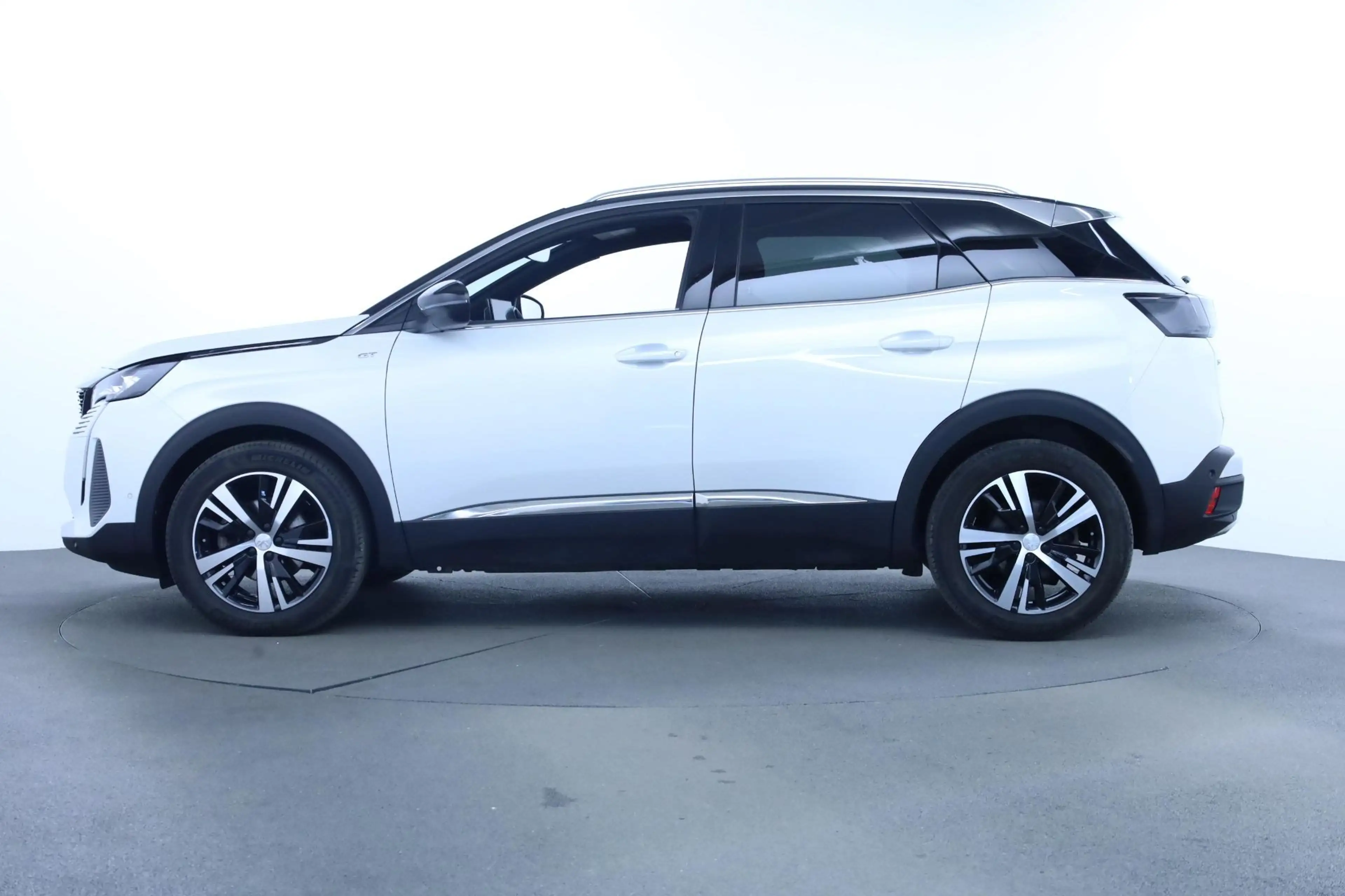 Peugeot 3008 PureTech 130 EAT8 GT Aut. NP 49.290.- *-50% — photo 4