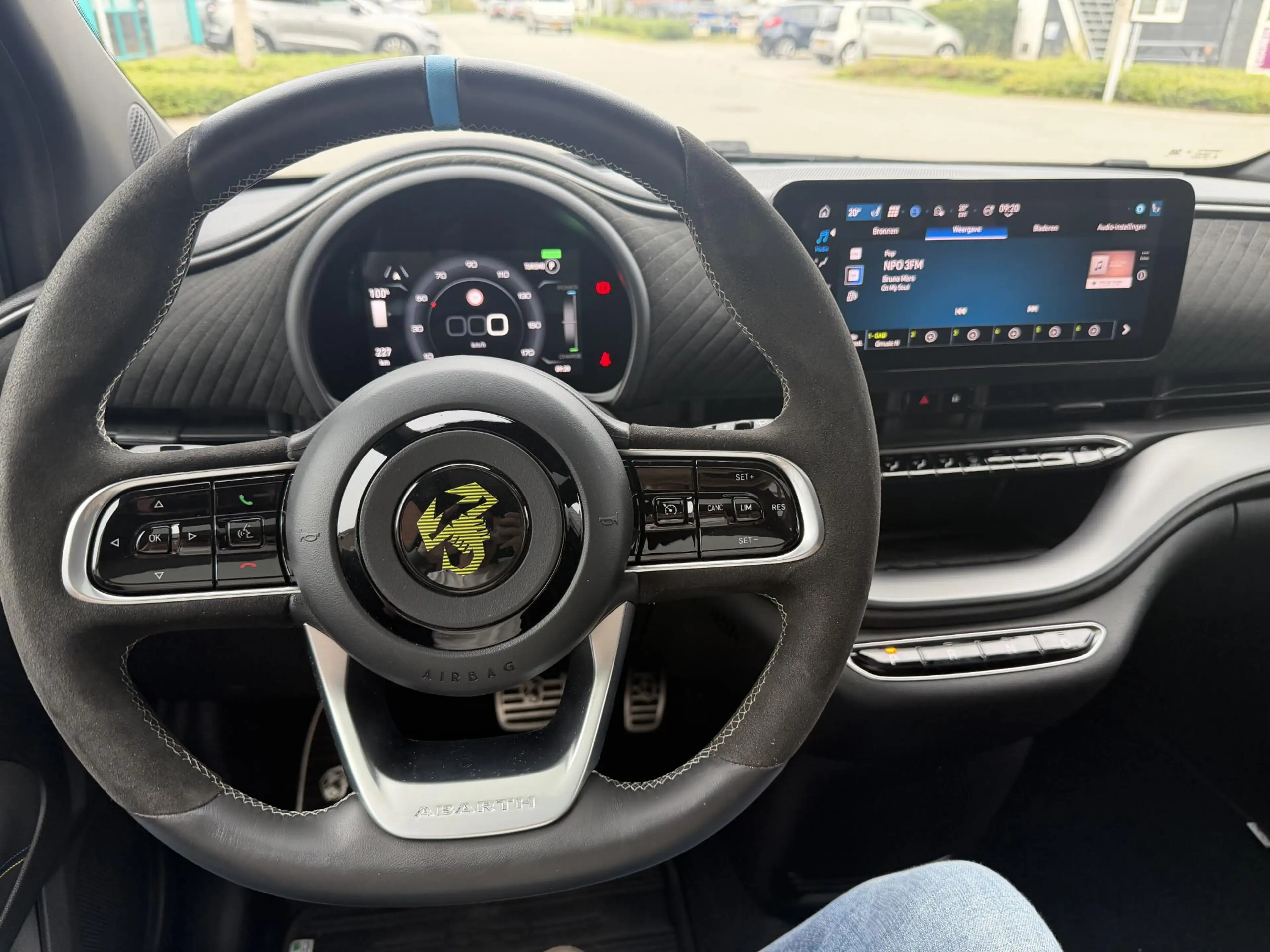 Fiat 500 Abarth Scorpionissima 42 kWh | Pano | VOL OPTIES — photo 6