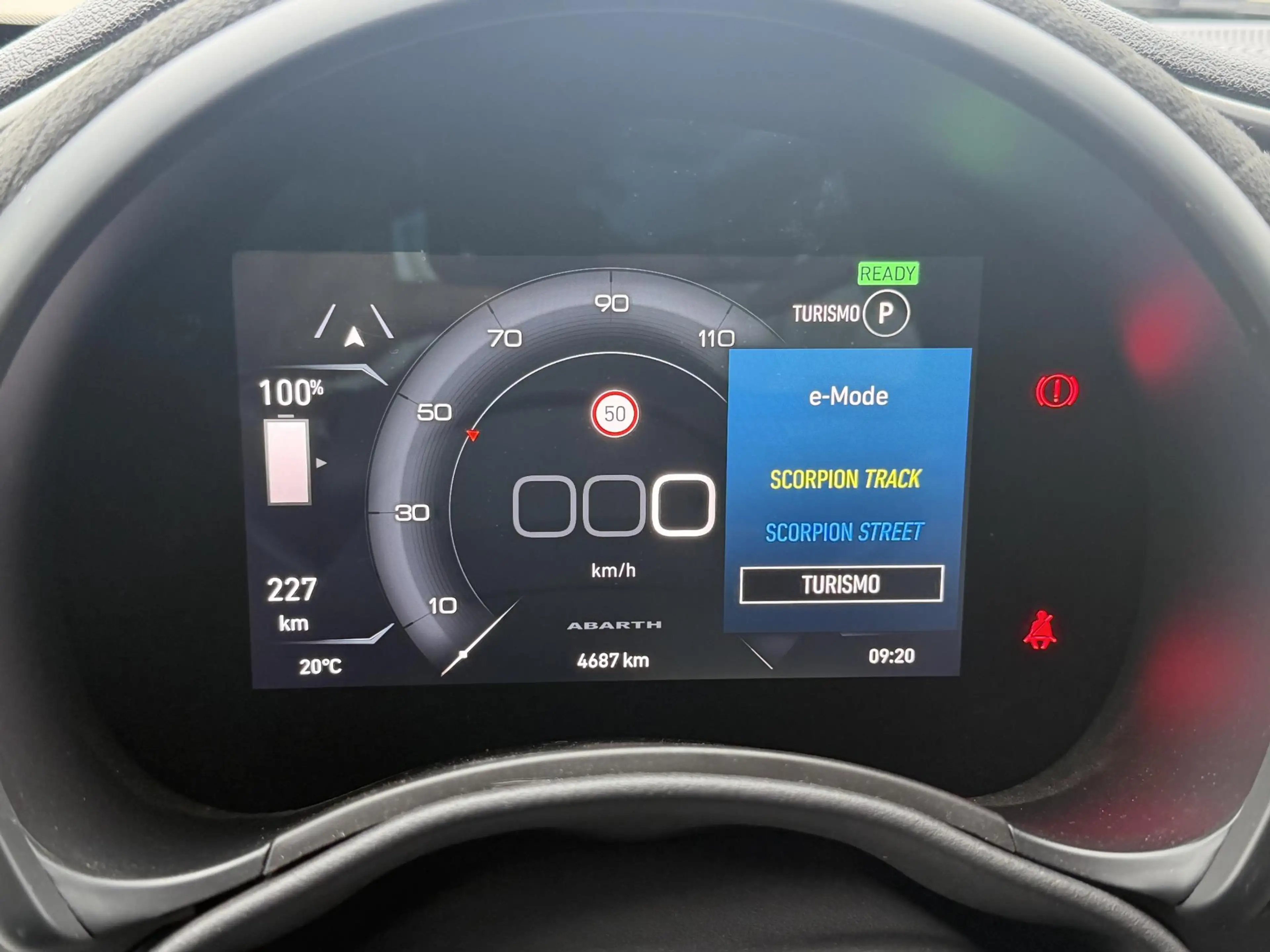 Fiat 500 Abarth Scorpionissima 42 kWh | Pano | VOL OPTIES — photo 9