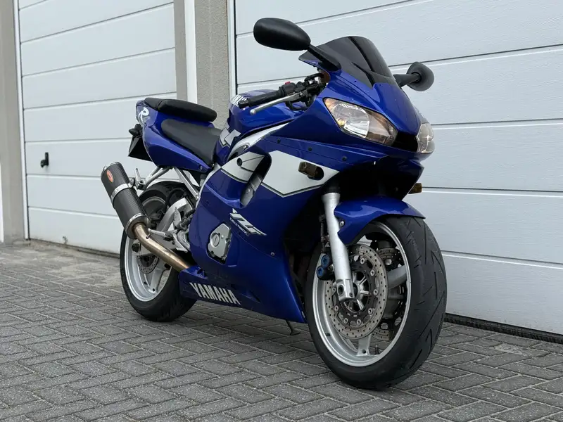 Yamaha YZF-R6 - foto 2
