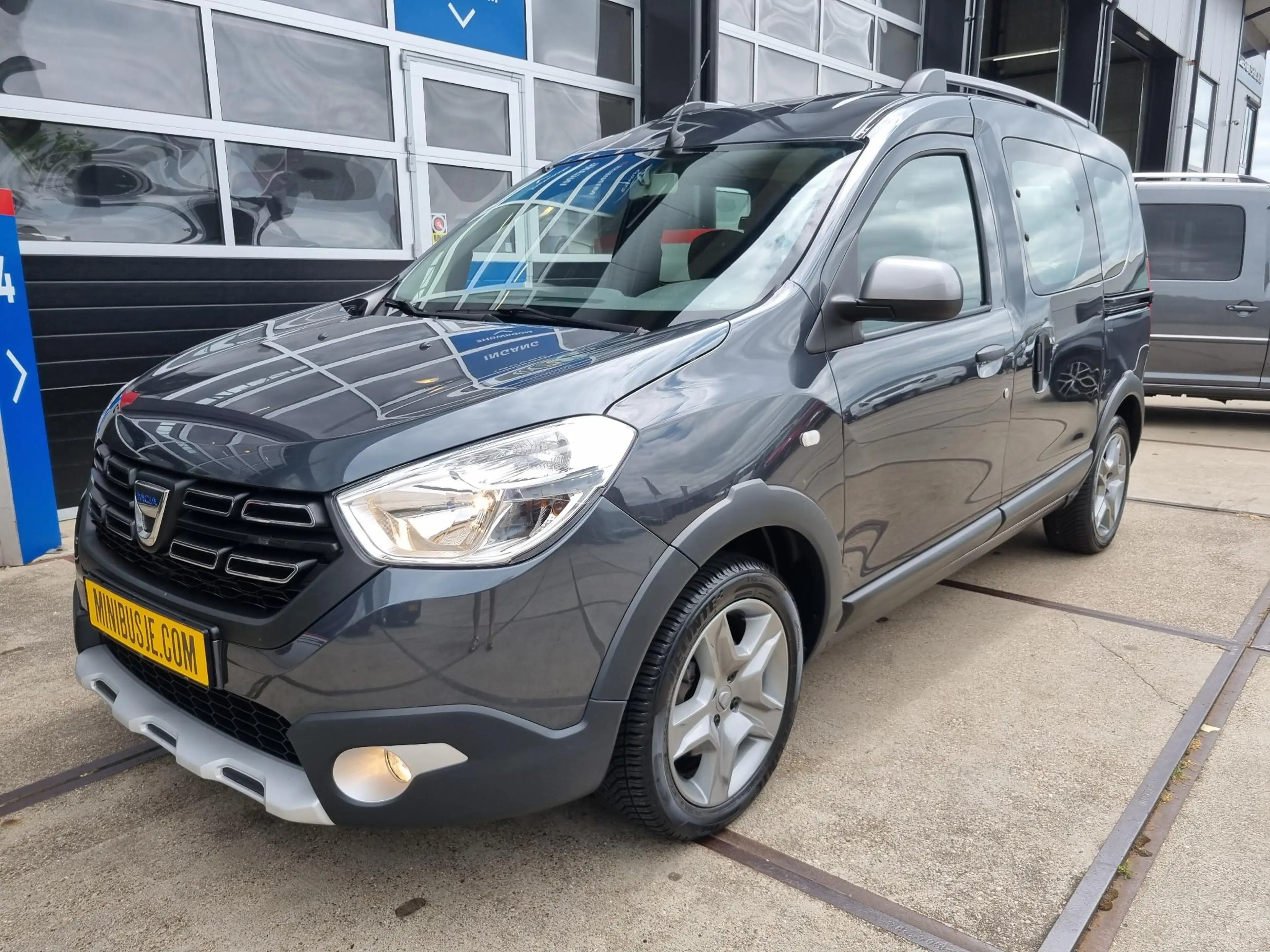 Dacia Dokker 1.3 TCe Stepway 130pk. NAVI / CAMERA / CRUISE / PD — photo 25