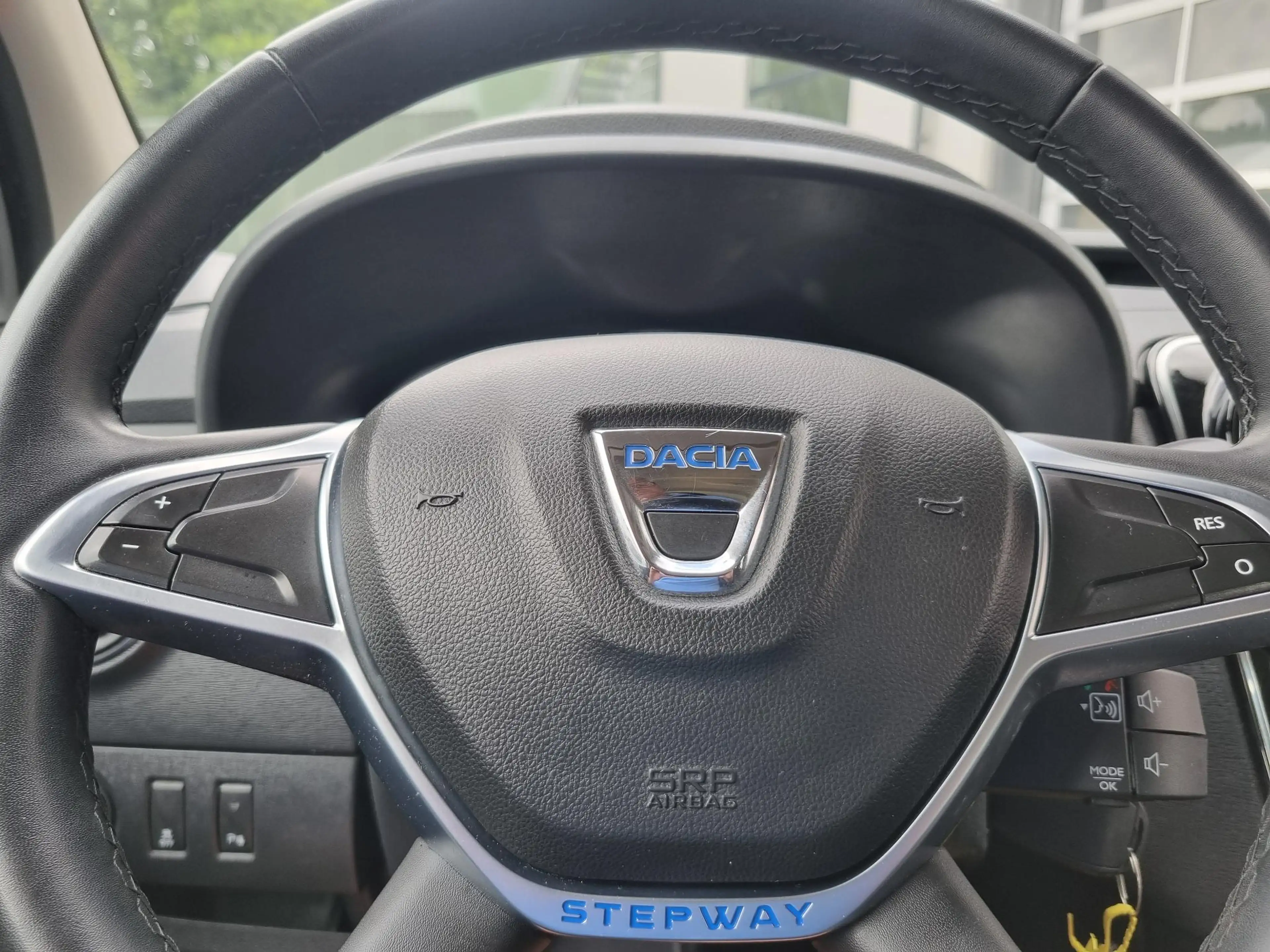 Dacia Dokker 1.3 TCe Stepway 130pk. NAVI / CAMERA / CRUISE / PD — photo 16
