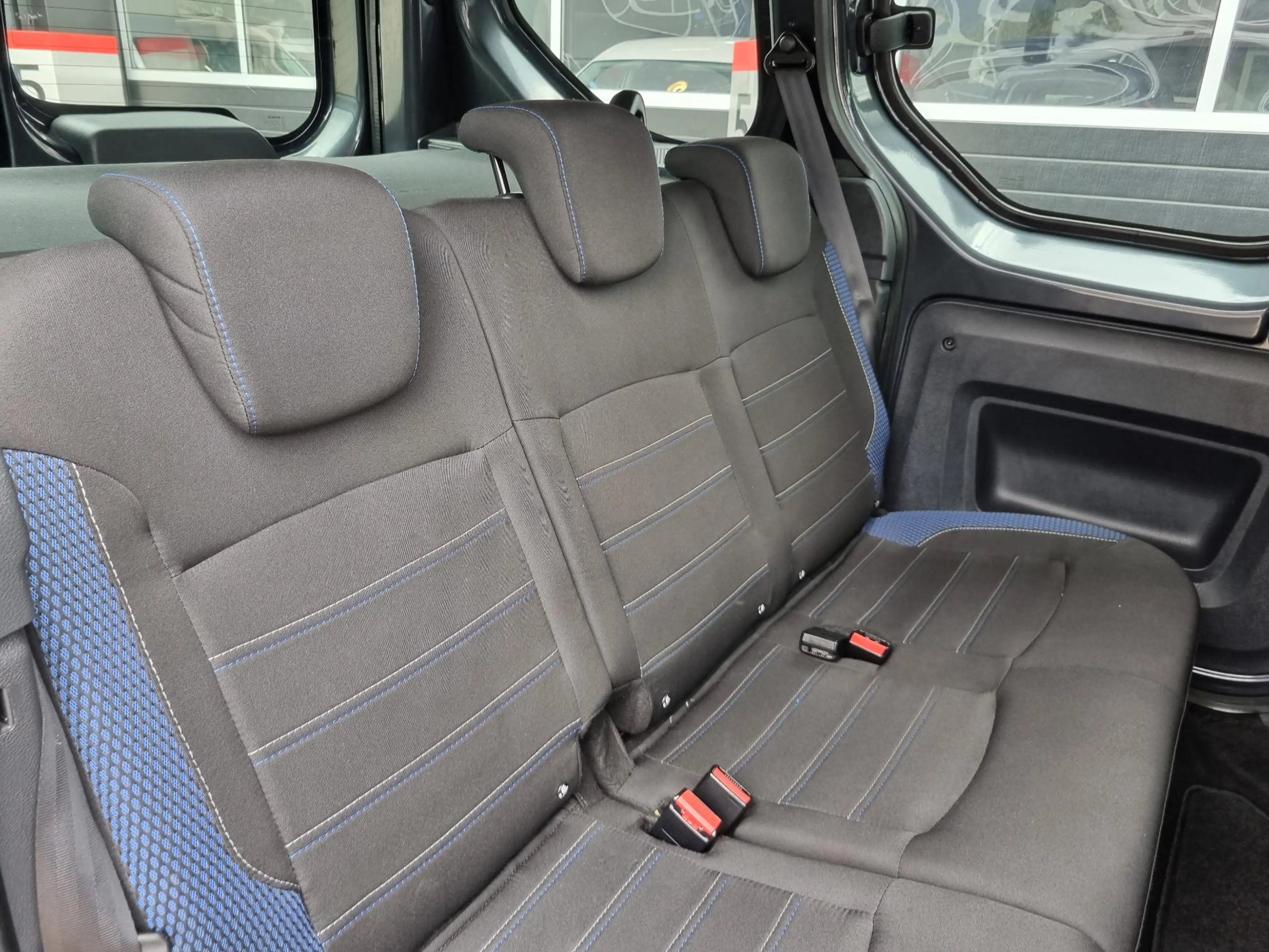 Dacia Dokker 1.3 TCe Stepway 130pk. NAVI / CAMERA / CRUISE / PD — photo 11