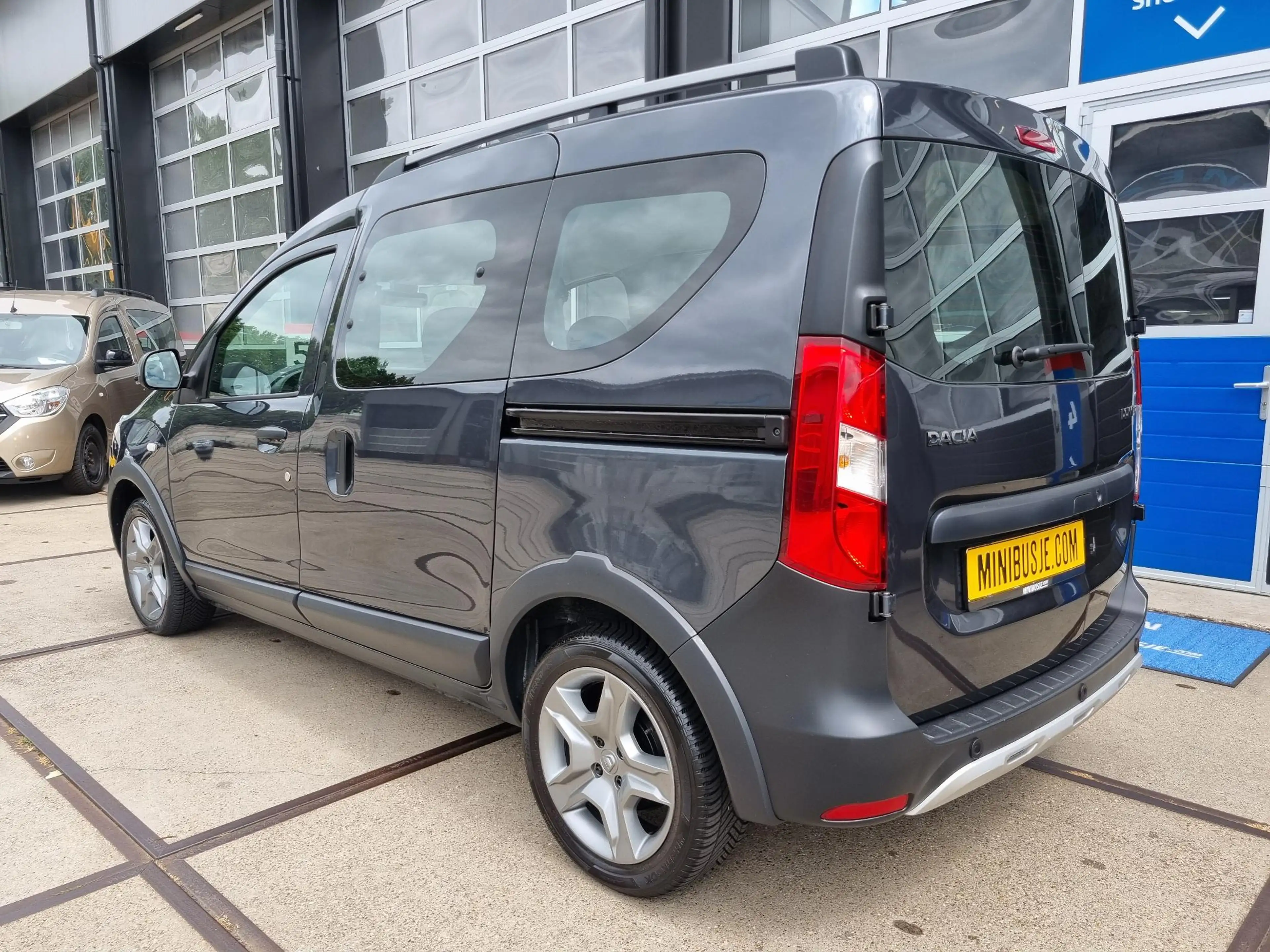 Dacia Dokker 1.3 TCe Stepway 130pk. NAVI / CAMERA / CRUISE / PD — photo 26