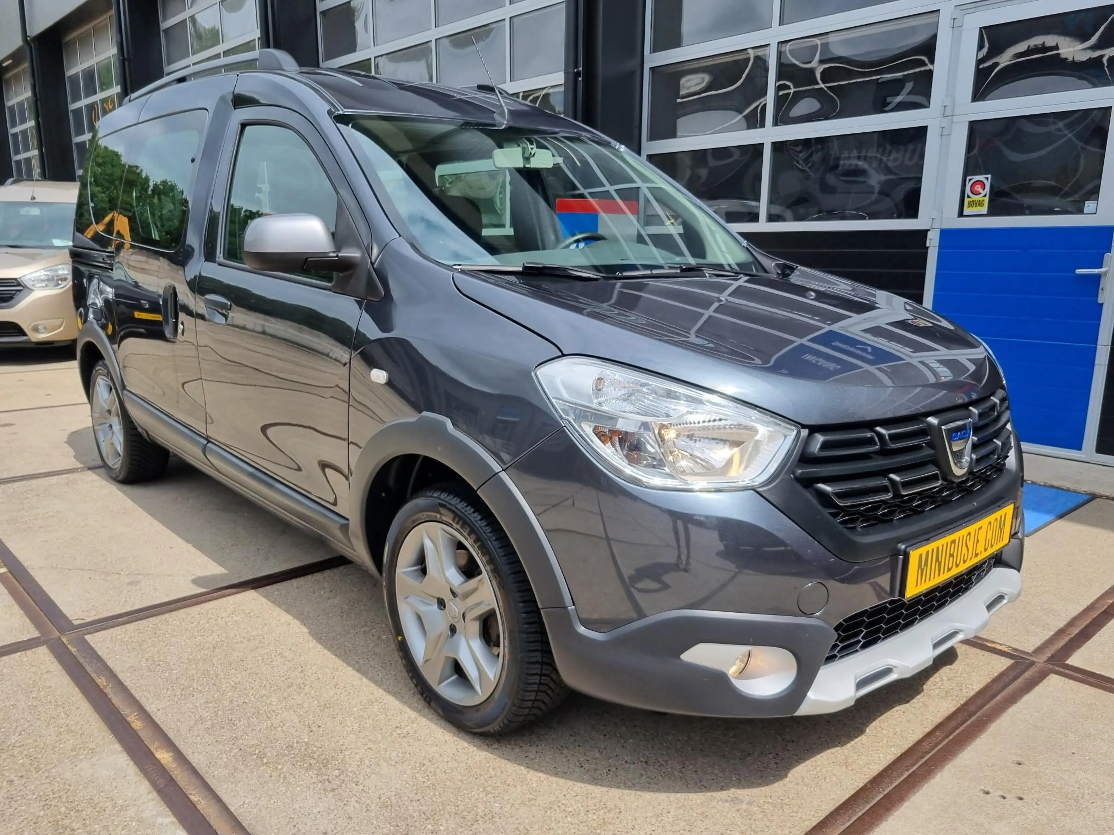 Dacia Dokker 1.3 TCe Stepway 130pk. NAVI / CAMERA / CRUISE / PD — photo 27