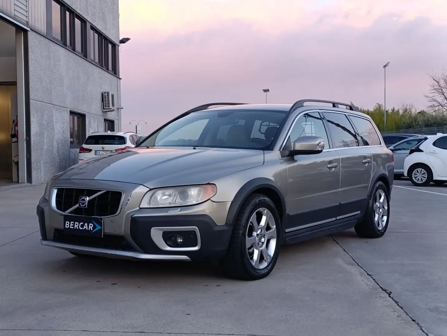 Volvo XC70 XC70 D5 AWD Momentum - 1