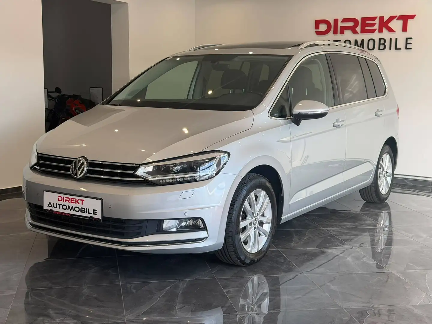 Volkswagen Touran Touran Highline Sky 1,6 SCR TDI DSG Silber - 2