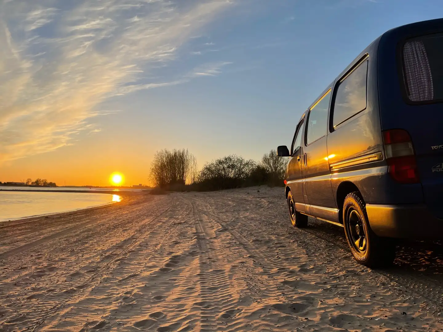 Toyota Hiace 4WD Kék - 1