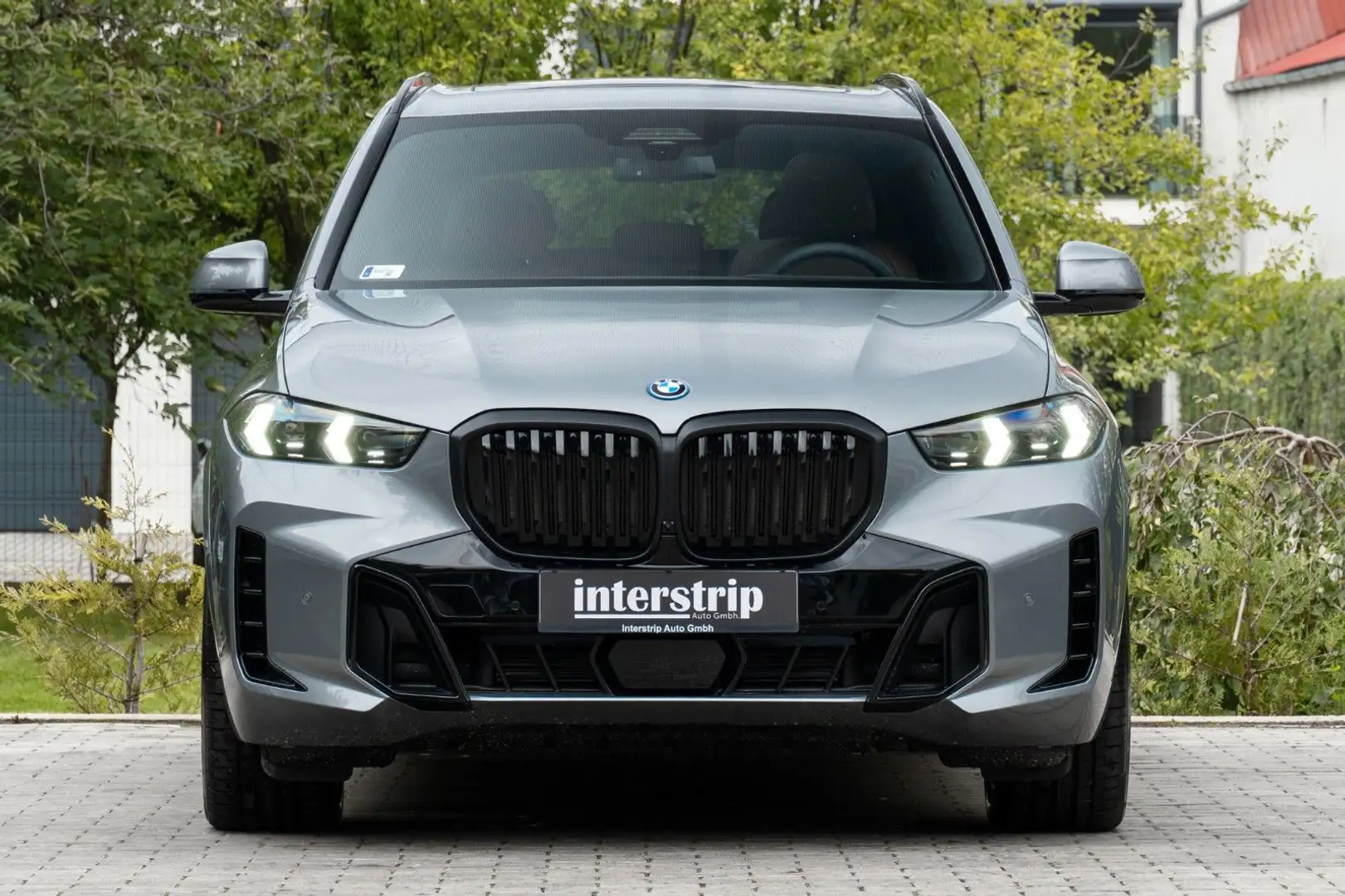 BMW X5 50e M SPORT.LUFTFE.SOFTCL.PANO.DR.ASS.PRO.AHK Grau - 2