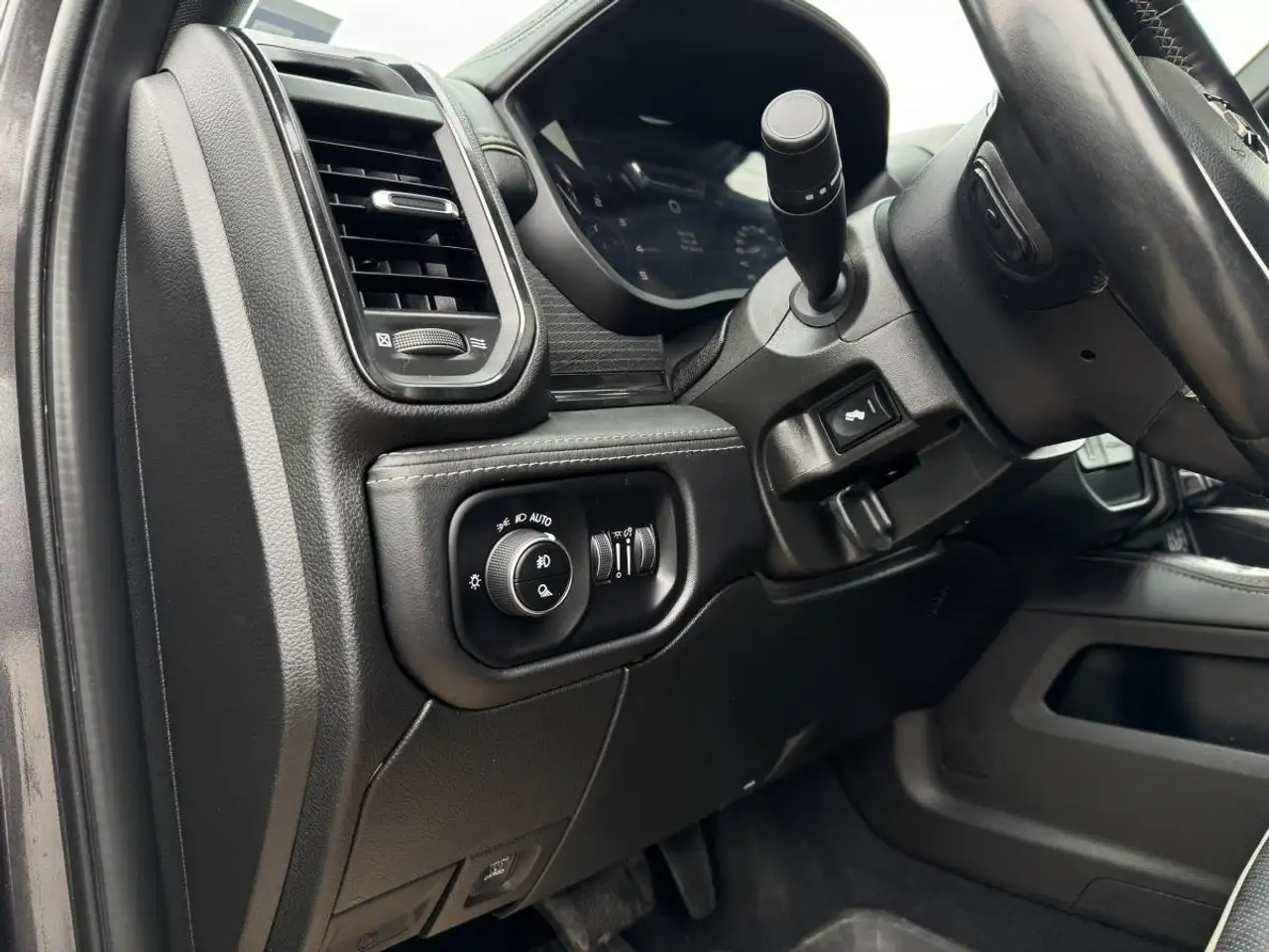 RAM 3500 снимка RAM 3500