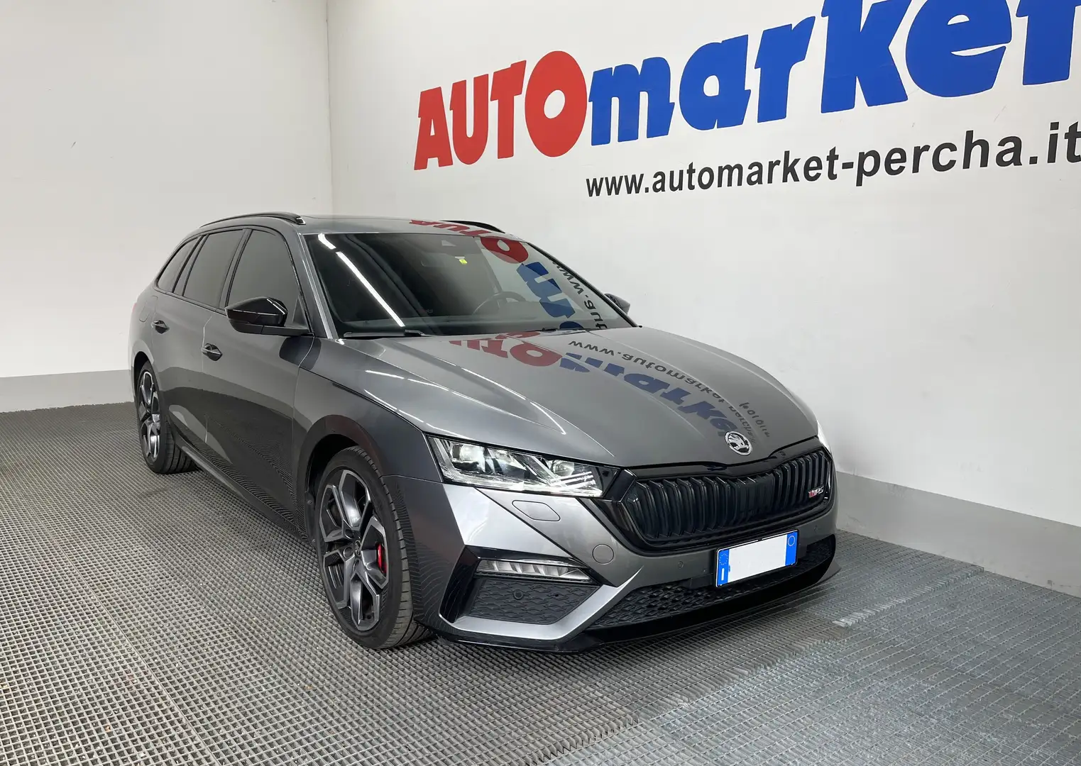Skoda Octavia Wagon 2.0 TSI RS dsg Grau - 2