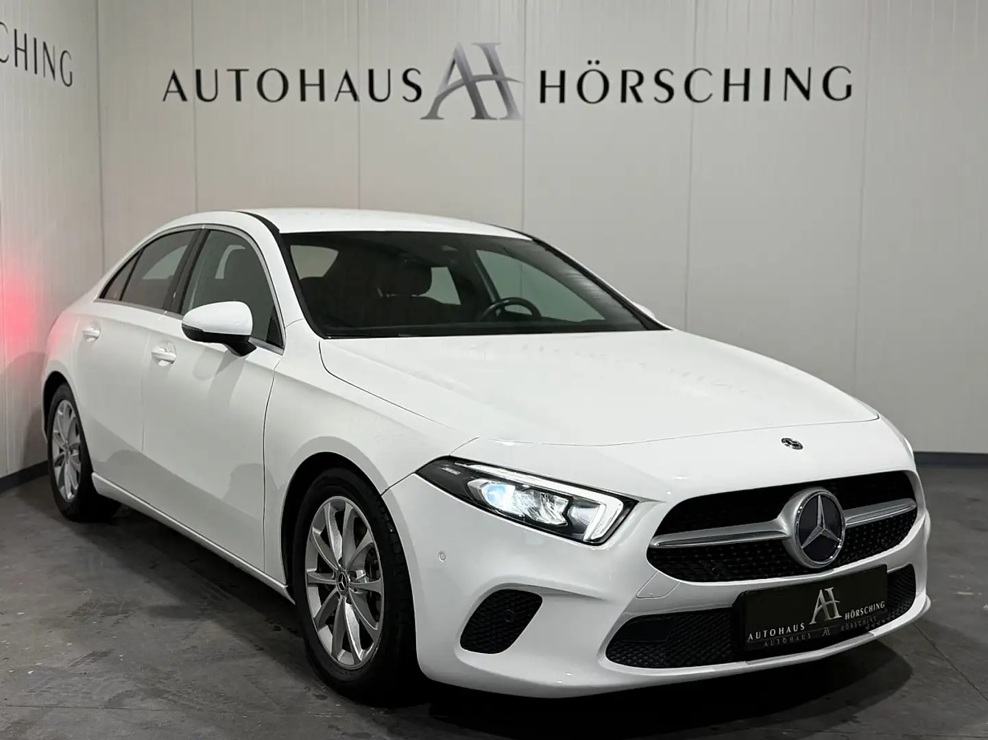 Mercedes-Benz A 180 d Limousine Aut. Weiß - 1