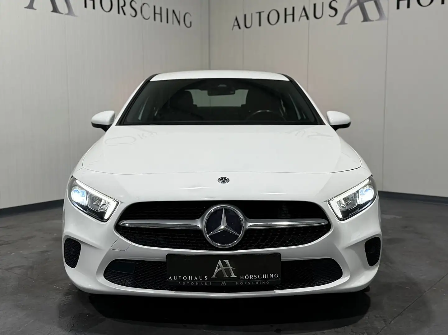 Mercedes-Benz A 180 d Limousine Aut. Weiß - 2