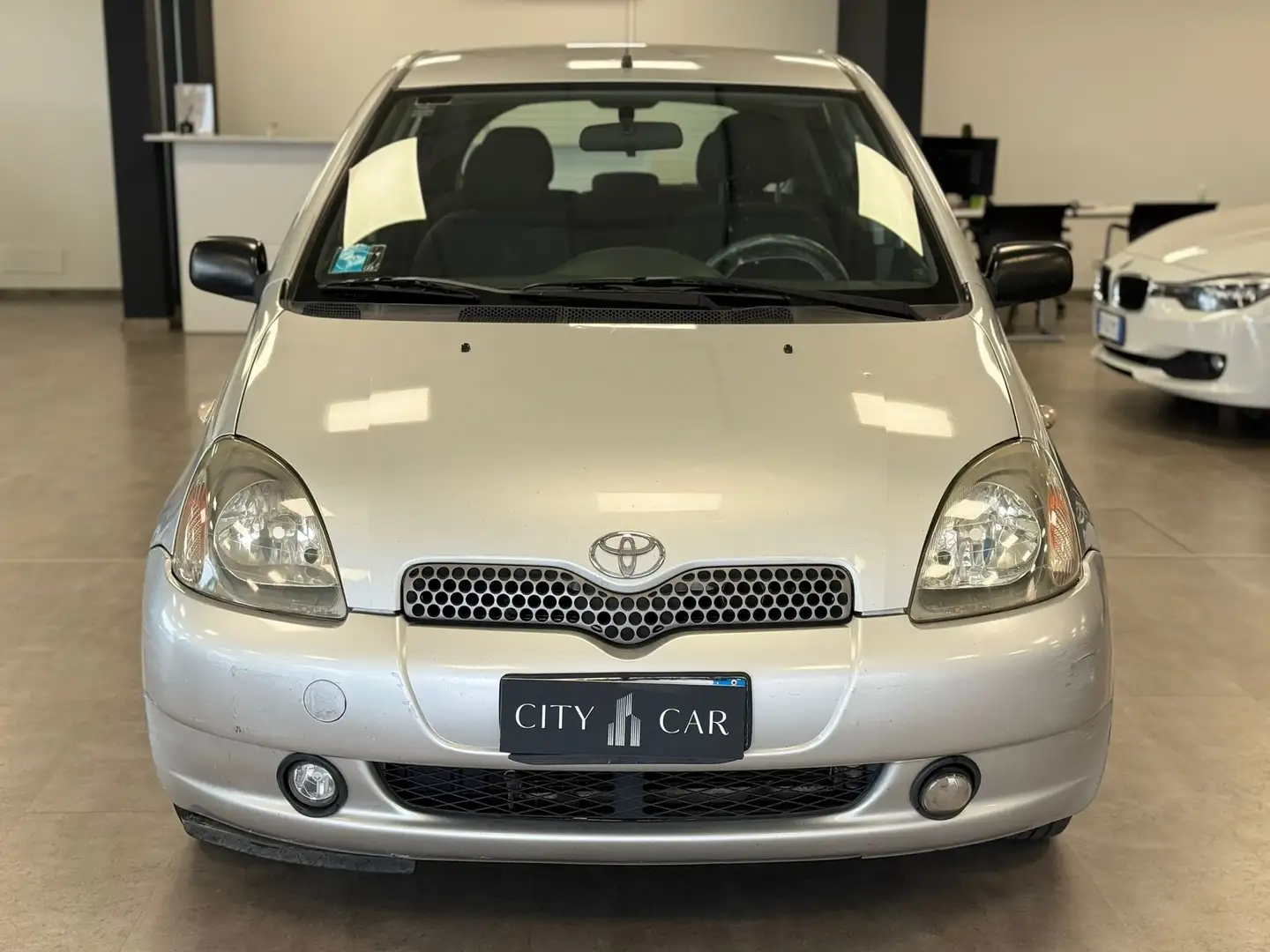 Toyota Yaris 5p 1.3 Luna Zilver - 2