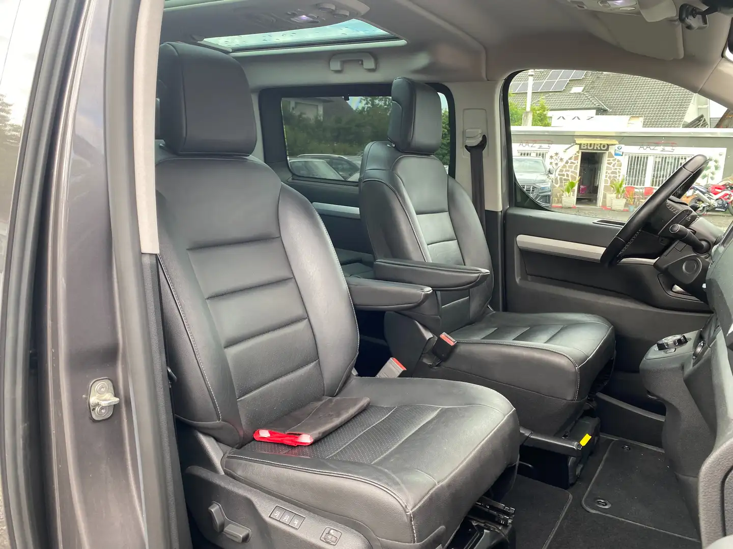 Citroen Spacetourer Shine M Automatik 8-Sitzer Panorama Head-UP Grau - 2