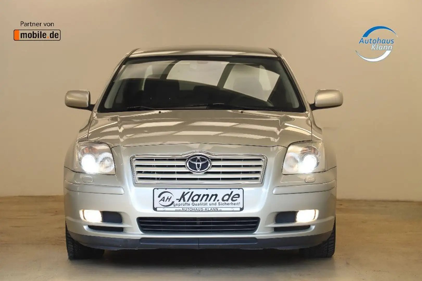 Toyota Avensis 2.4 163PS Automatik Executive Navi 1Hand Zilver - 2