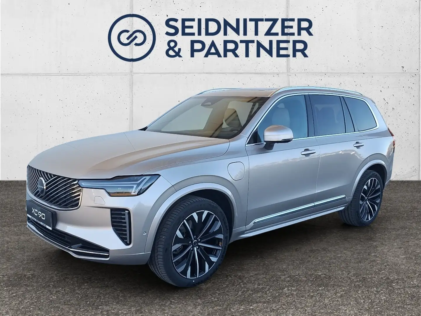Volvo XC90 T8 AWD Ultra Bright Plug-In Hybrid Beige - 1