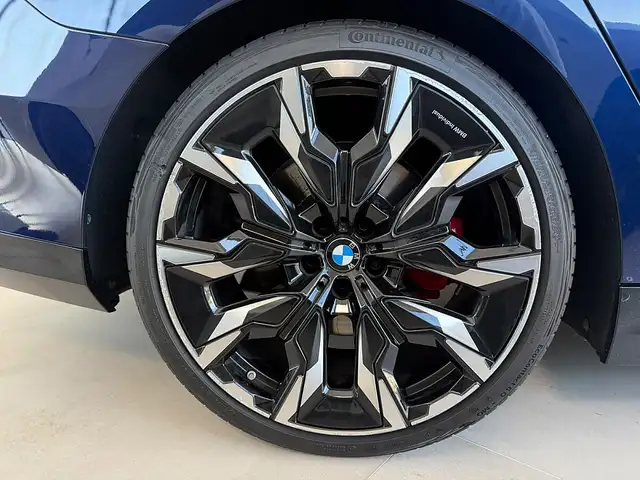 BMW 520 d MHEV xDrive Aut. *PANO* 360* SITZBELÜFTUNG* S... Ansicht 17