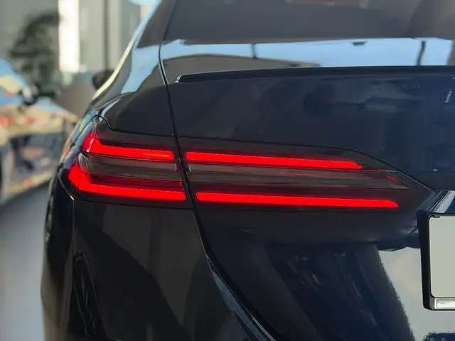 BMW 520 d MHEV xDrive Aut. *PANO* 360* SITZBELÜFTUNG* S... Ansicht 3