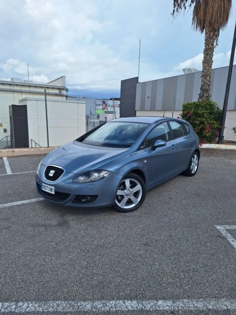 SEAT Leon 2.0TDI Sport-up Bleu - 1