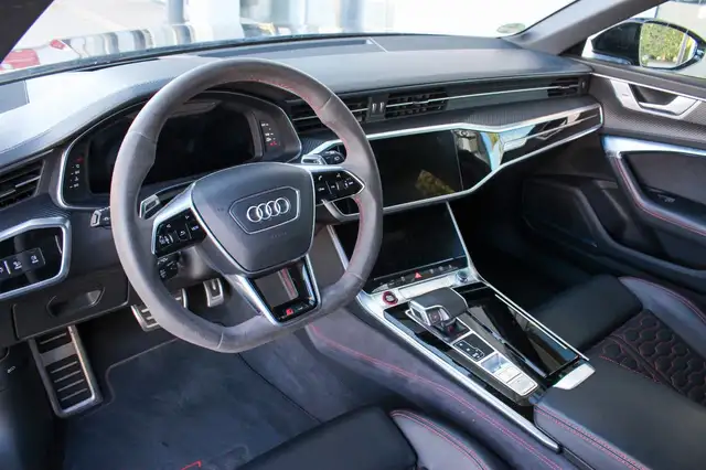 Audi RS6 view 12
