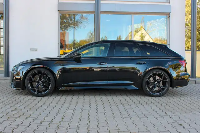 Audi RS6 view 8