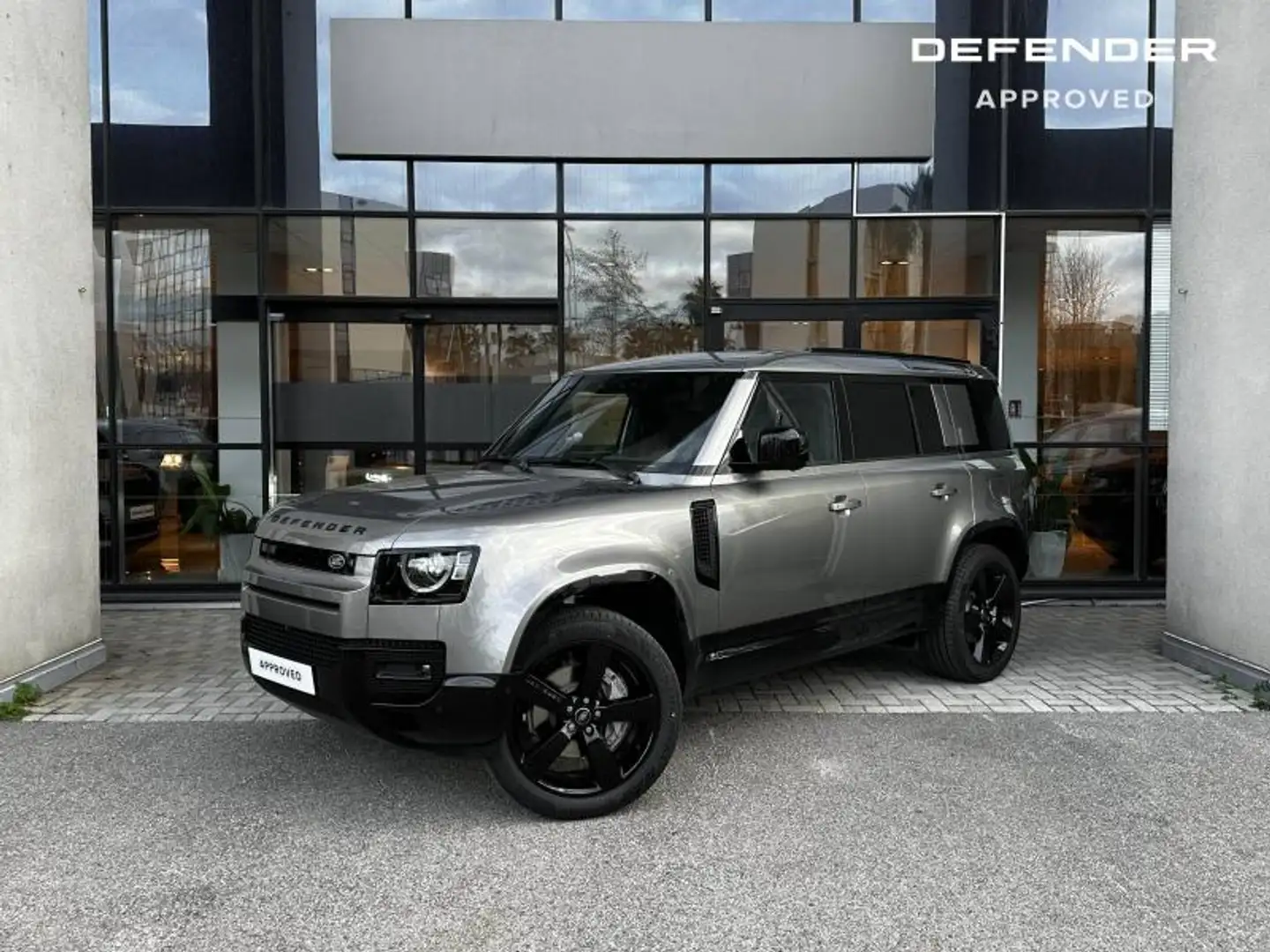 Land Rover Defender 110 2.0 P300e X-Dynamic HSE Argent - 1
