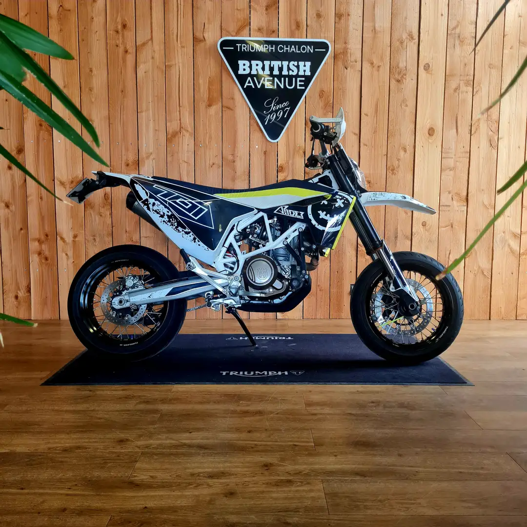 Husqvarna 701 Supermoto - 1