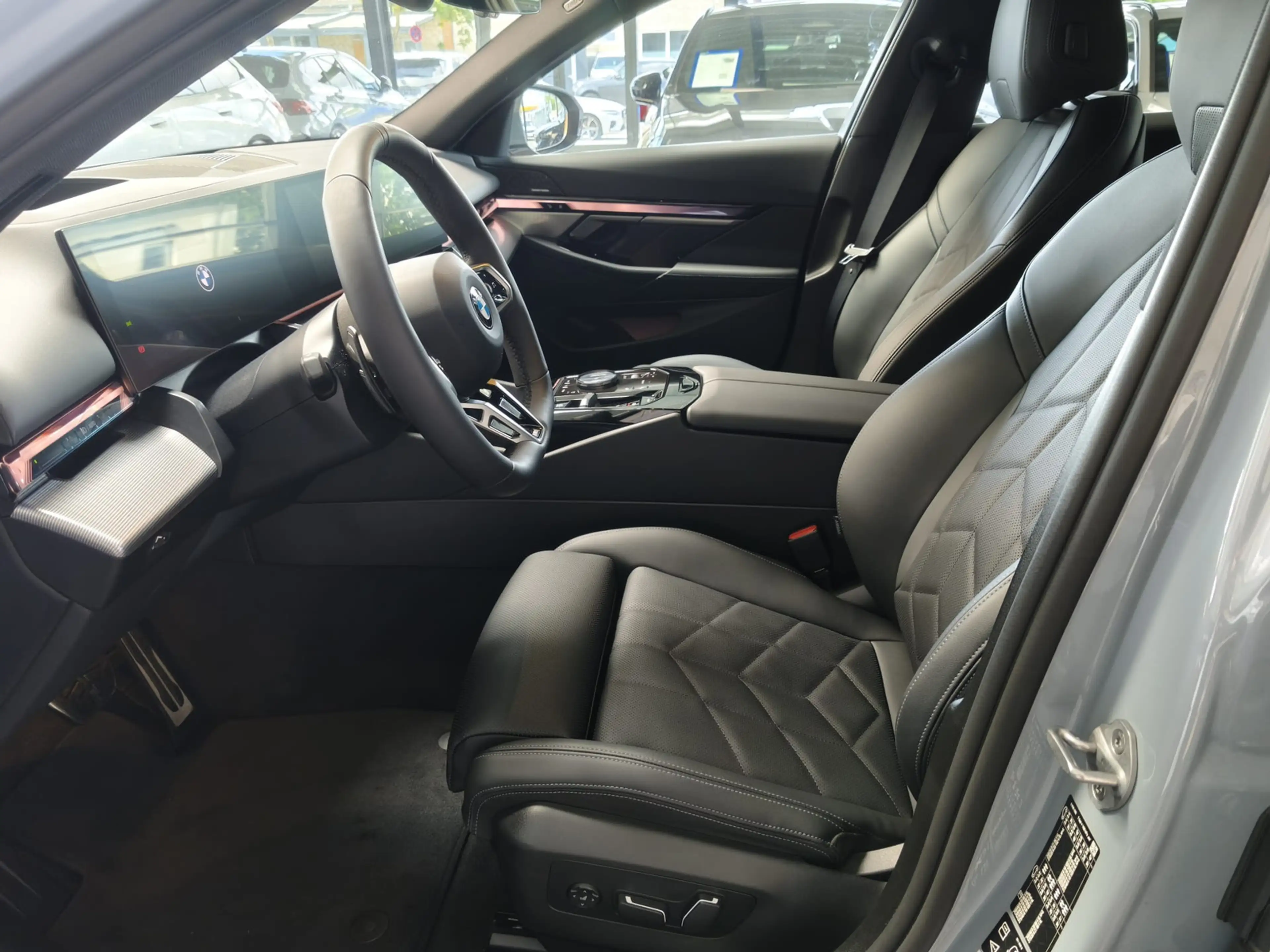 BMW 520 d xDr M Sport Tour. 360°/HUD/Travel/20"/AHK — photo 9