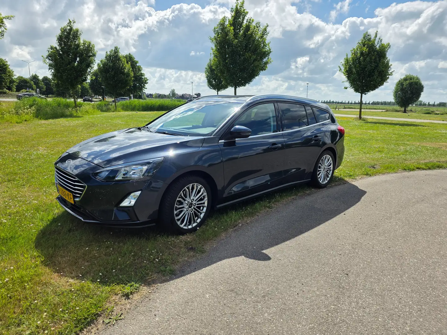 Ford Focus Focus 1.0 EBH Tit. XBns Blauw - 2