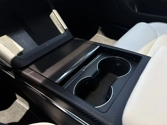 Tesla Model S view 9