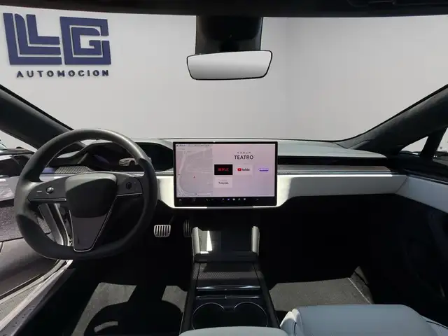 Tesla Model S view 12