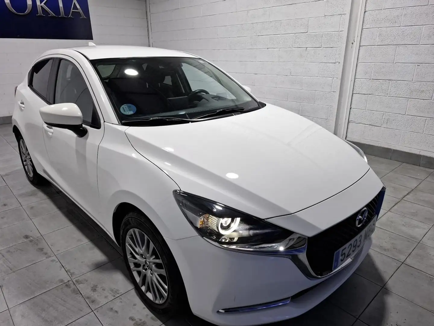 Mazda 2 1.5 e-Skyactiv-g Zenith pantalla 7´´ 66kW Blanco - 2
