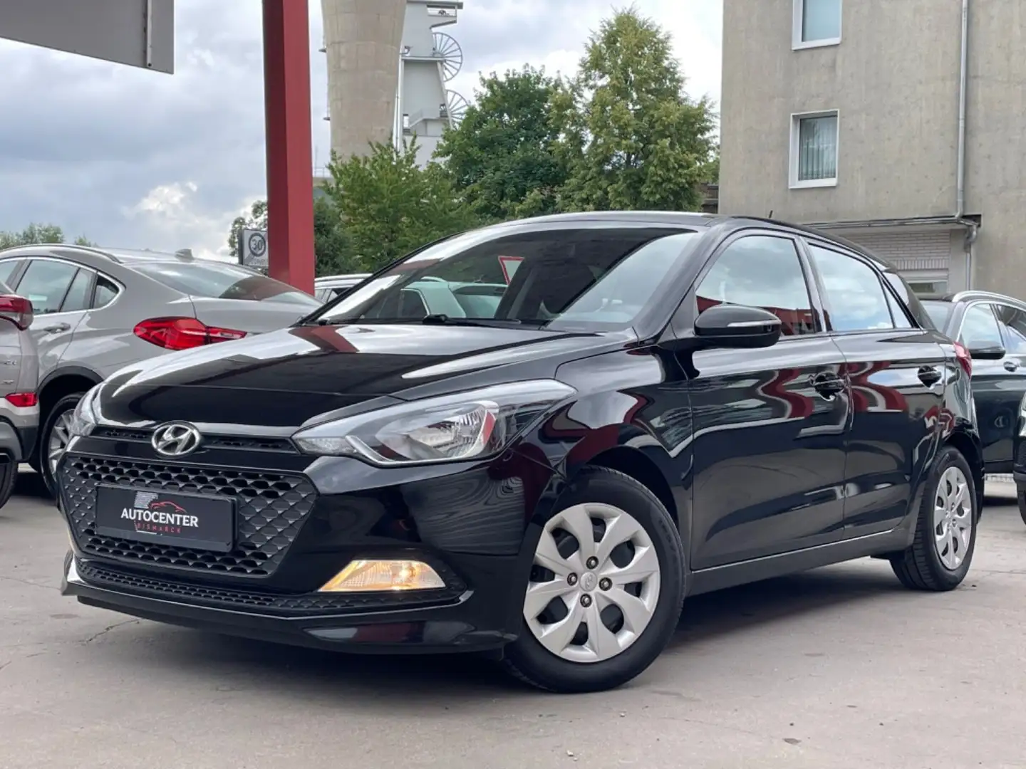 Hyundai i20 Go KLIMAANLAGE/ALUFELGEN/5-TÜRIG/AUS 1.HAND Negro - 1
