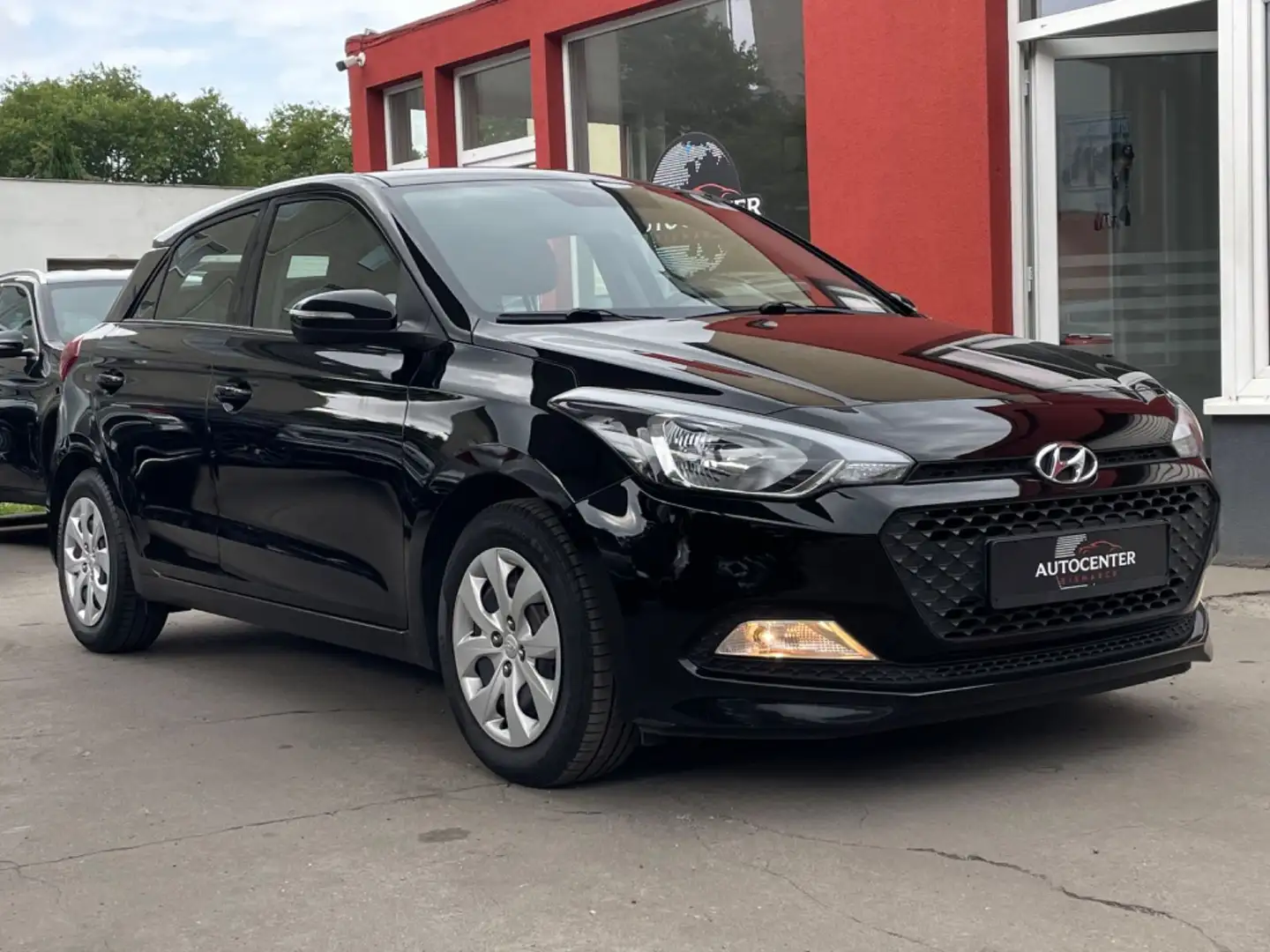 Hyundai i20 Go KLIMAANLAGE/ALUFELGEN/5-TÜRIG/AUS 1.HAND Negro - 2