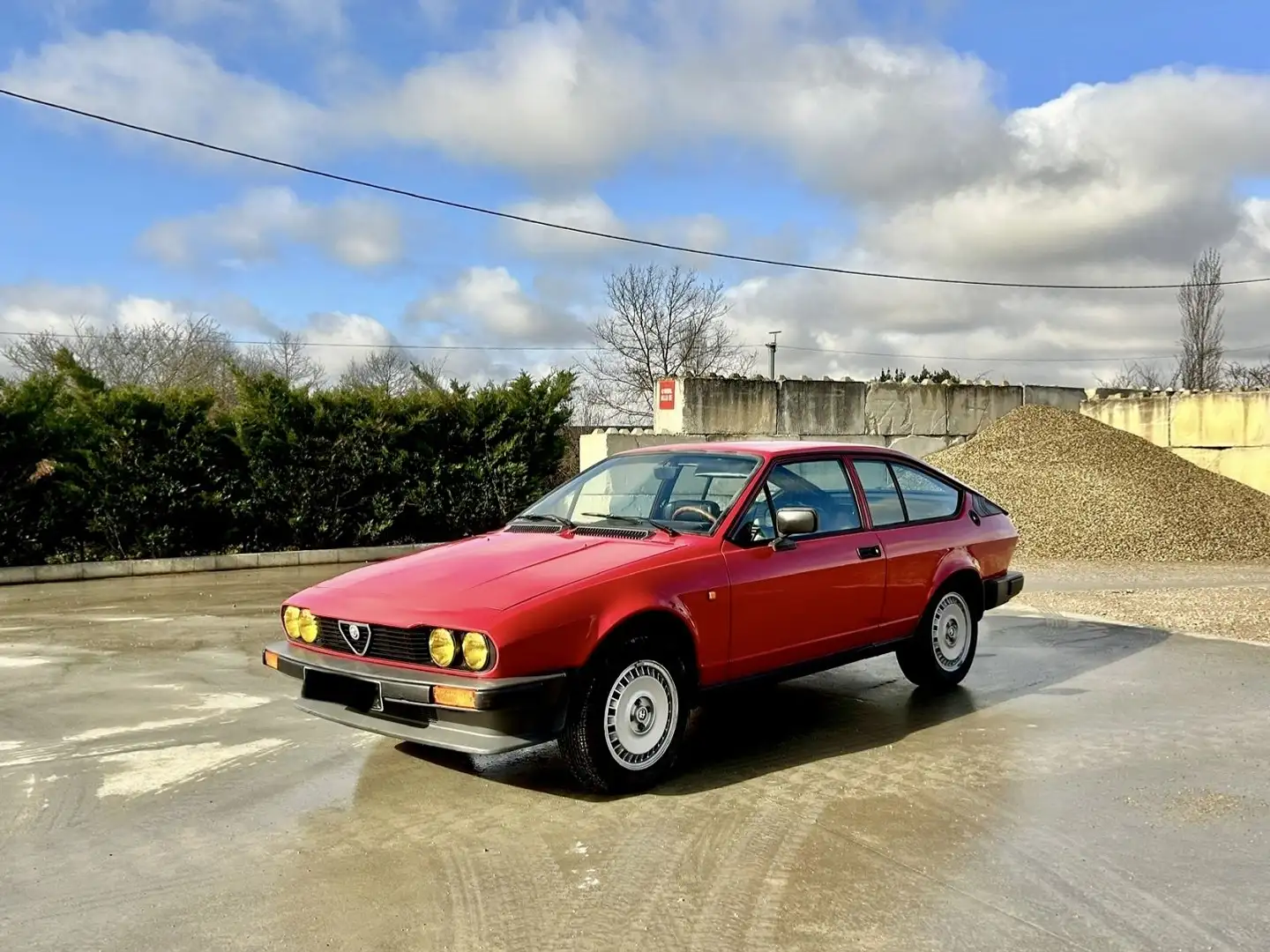 Alfa Romeo GTV 2.0L GTV Rouge - 1