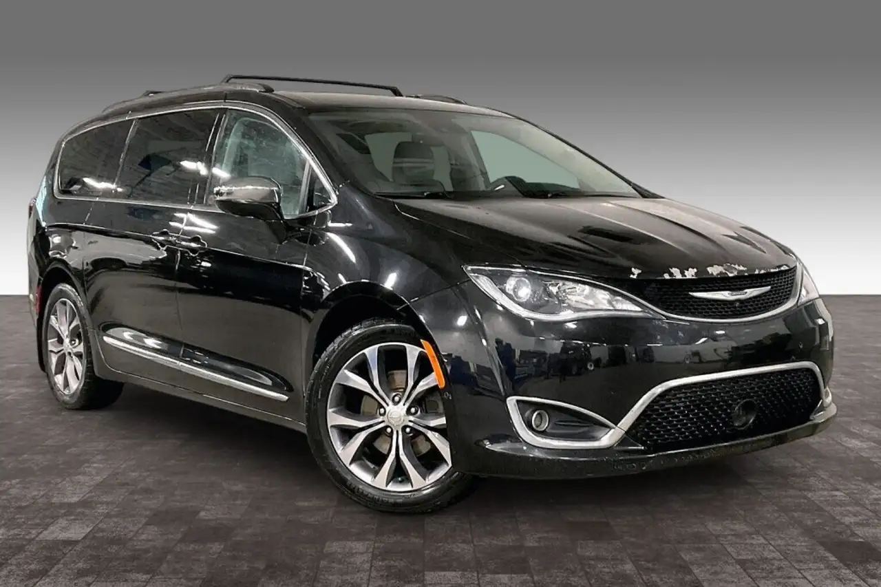 Chrysler Pacifica снимка Chrysler Pacifica