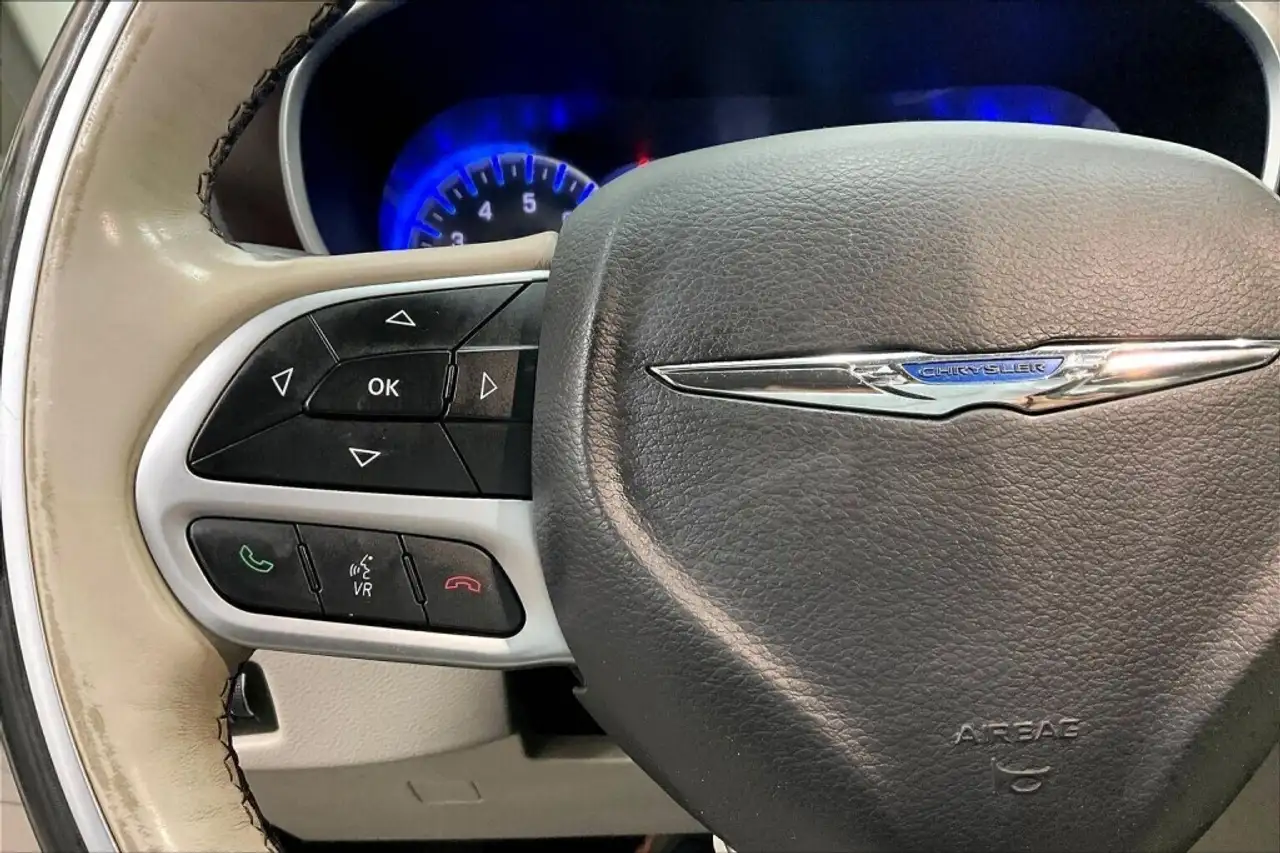 Chrysler Pacifica снимка Chrysler Pacifica