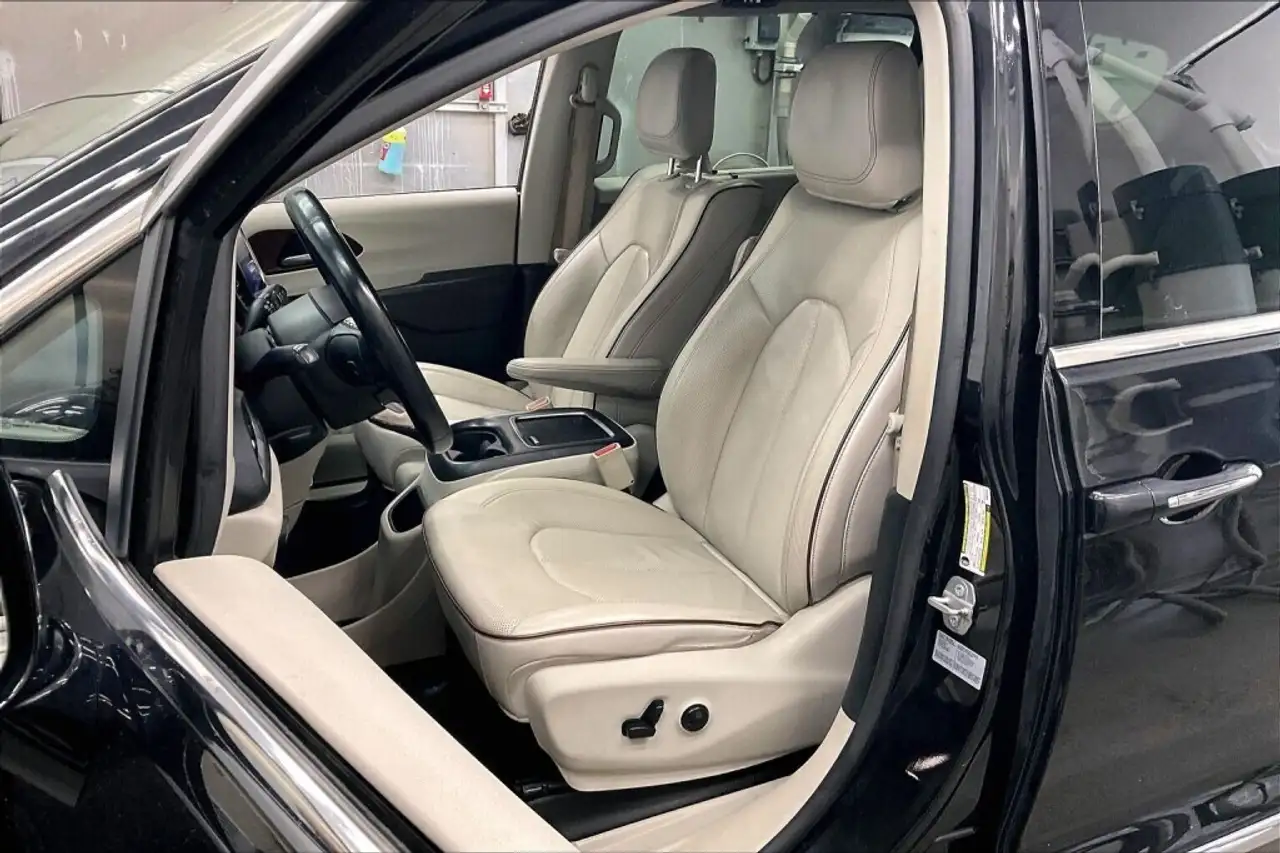 Chrysler Pacifica снимка Chrysler Pacifica