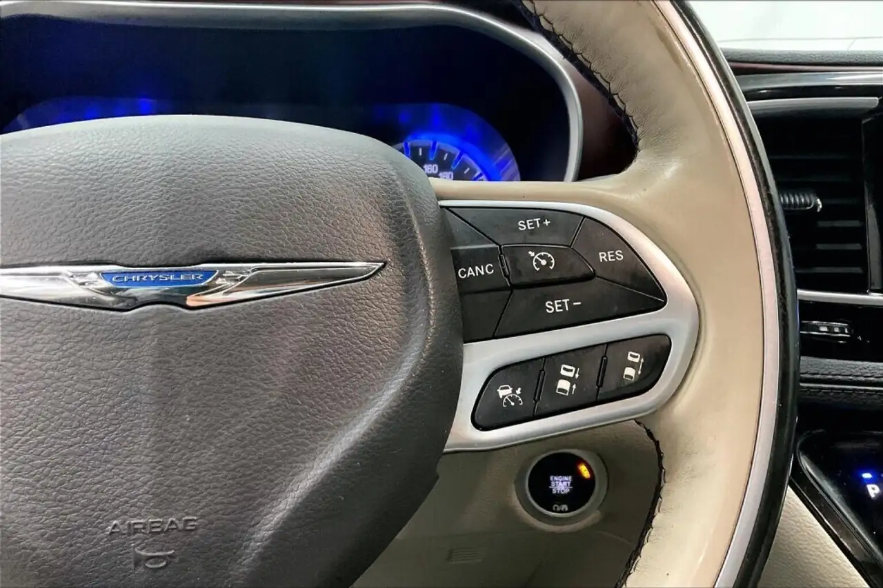 Chrysler Pacifica снимка Chrysler Pacifica