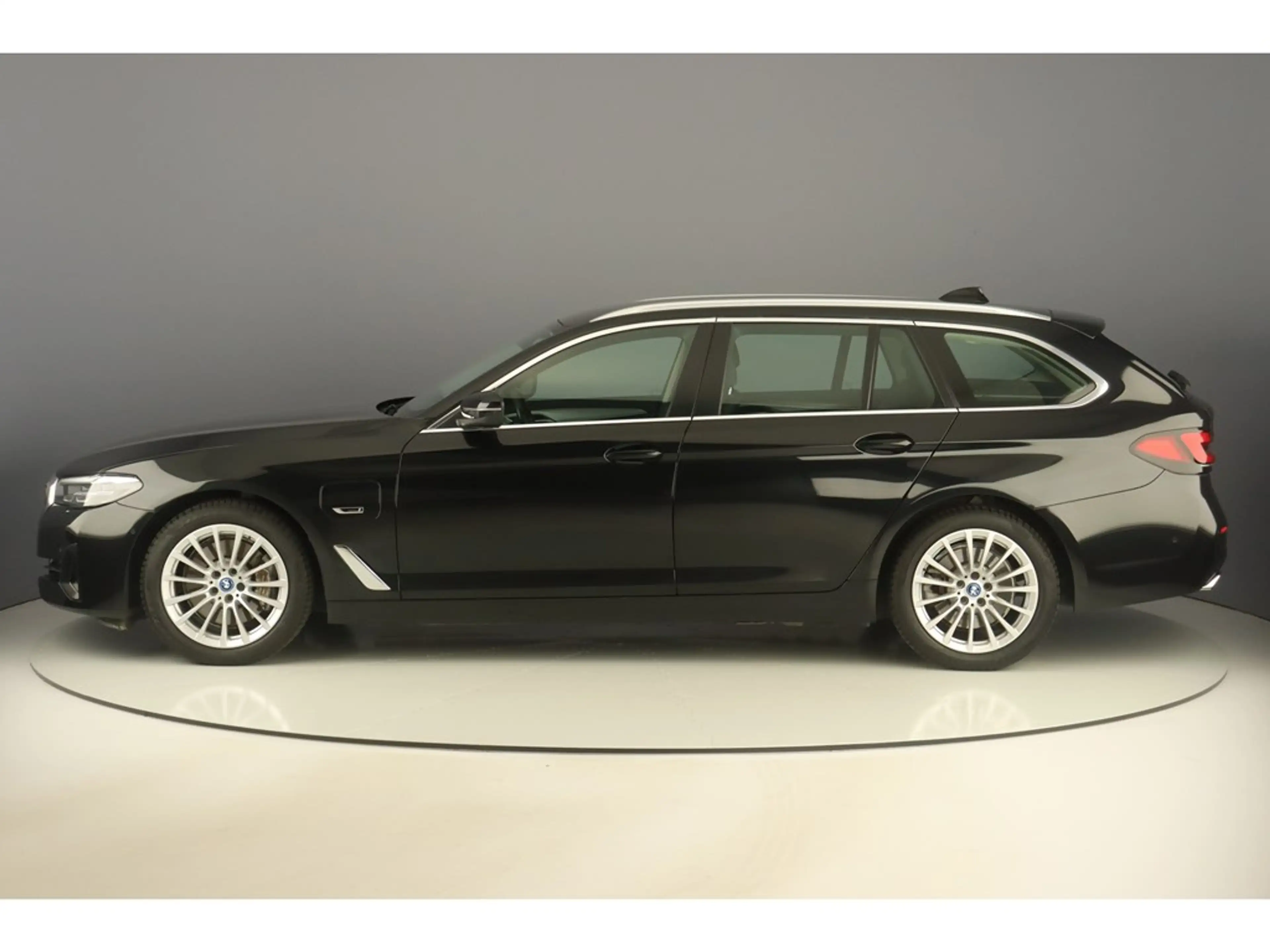 BMW 530 e Touring 292pk Pack Business — photo 2