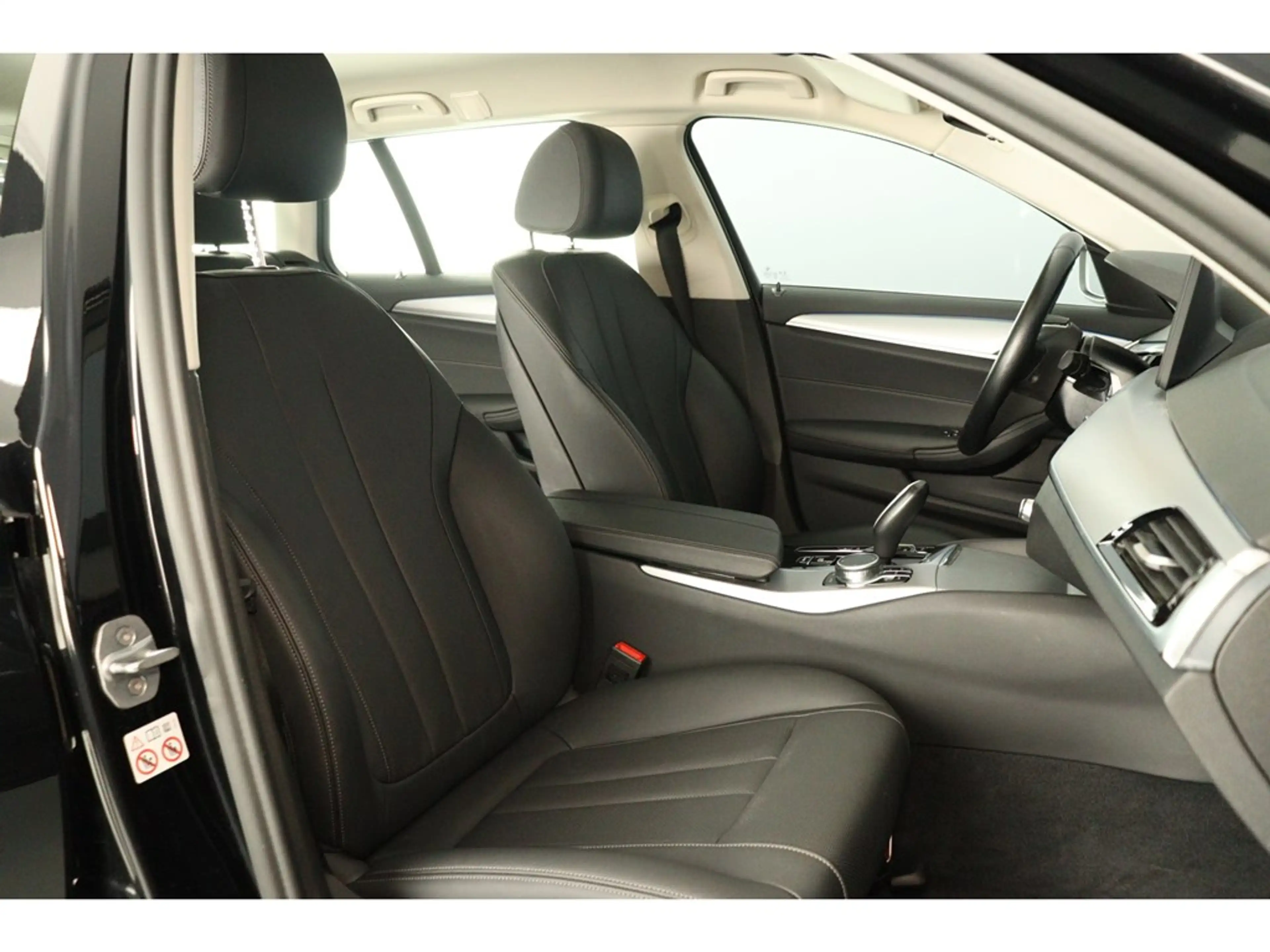 BMW 530 e Touring 292pk Pack Business — photo 11