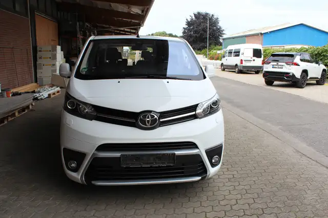 Toyota Proace Proace D-4D 2,0-l-D-4D L2 (7-Si.) Autm. Verso Executive